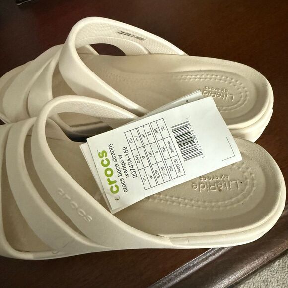 NWT Crocs Strappy Boca Wedge Sandals - Picture 4 of 4